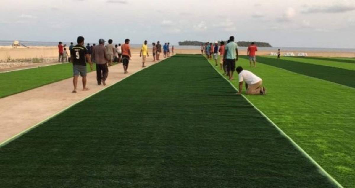 Así trabaja un técnico inglés, encargado de convertir a las Maldivas en una potencia futbolística