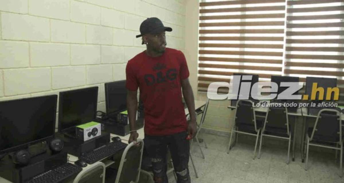 FOTOS: Así fue la visita de Alberth Elis en escuela de Chamelecón