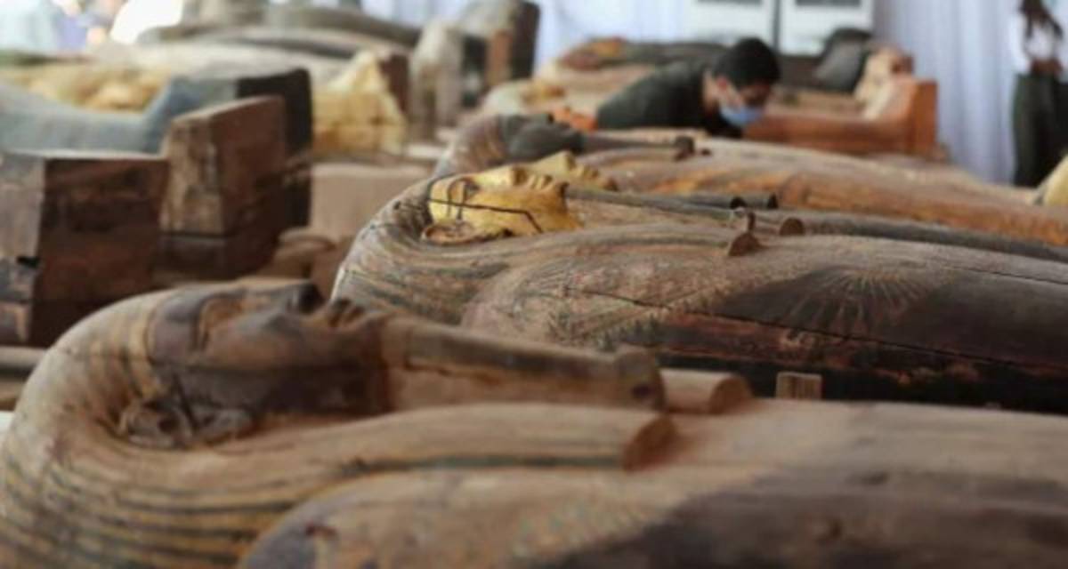 Egipto saca a la luz 59 sarcófagos con sus momias intactas que datan de 2,600 años de antigüedad