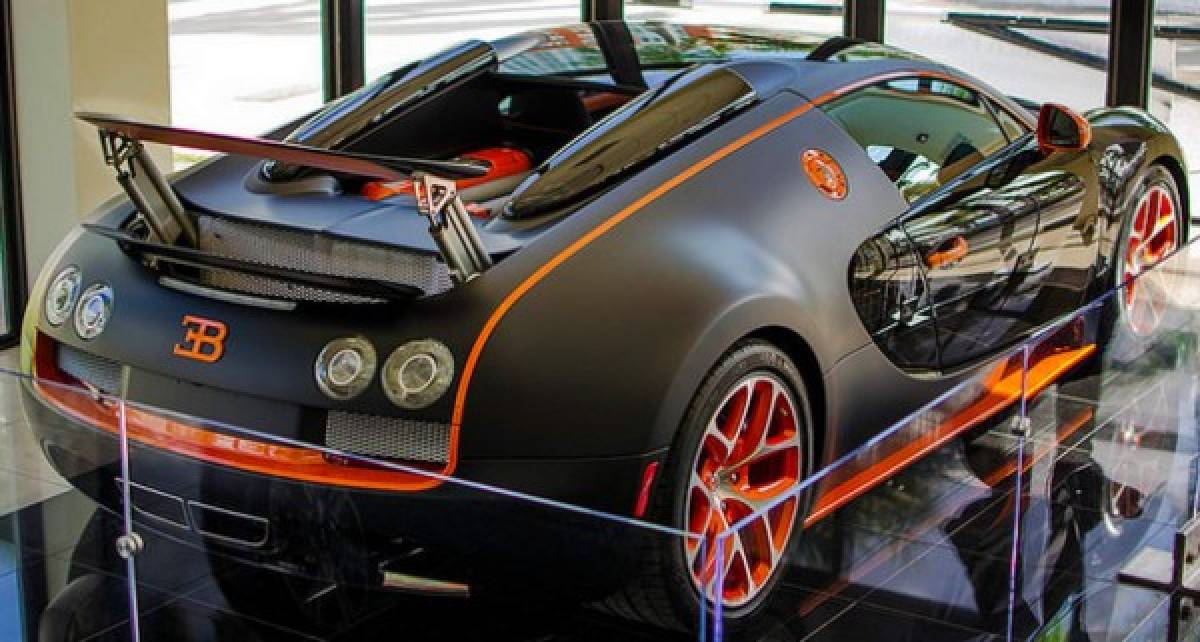 Floyd Mayweather y su último capricho, un Bugatti Veyron de 3.5 millones de dólares