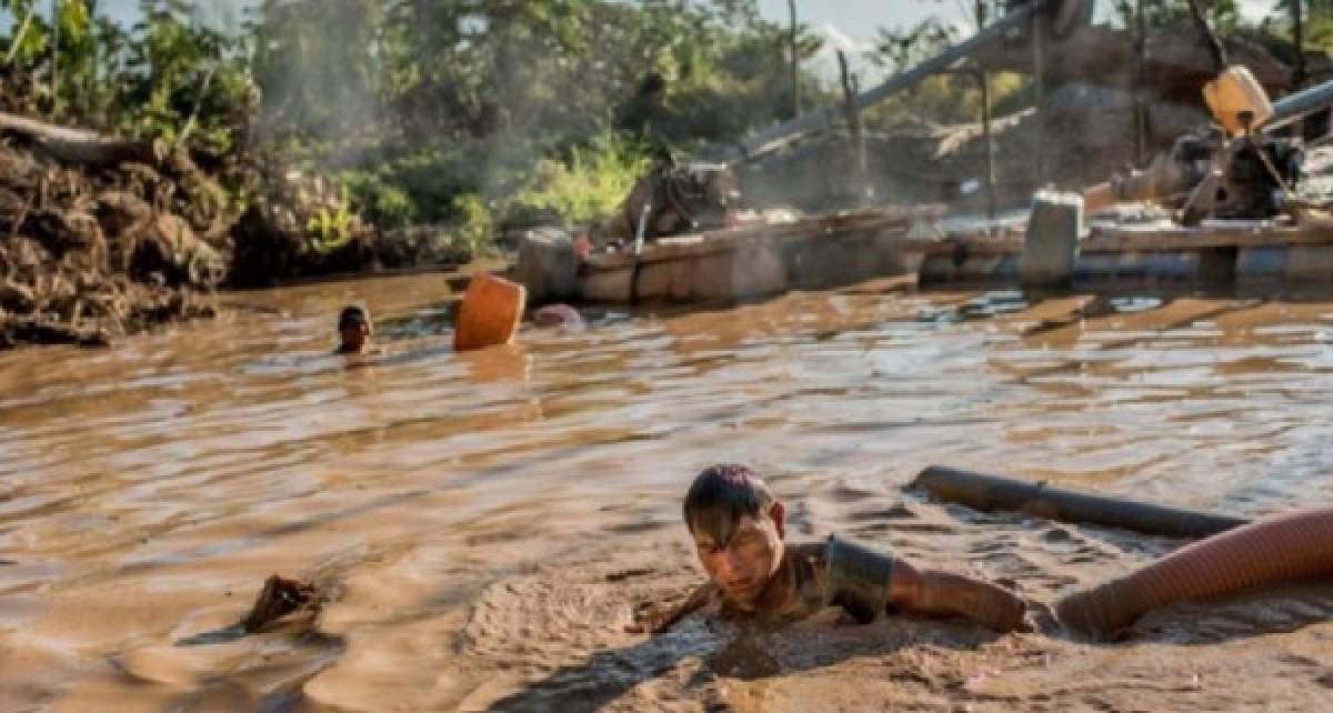 'Ríos de Oro': Las imágenes de la NASA revelan la destrucción de la minería ilegal en la Amazonia