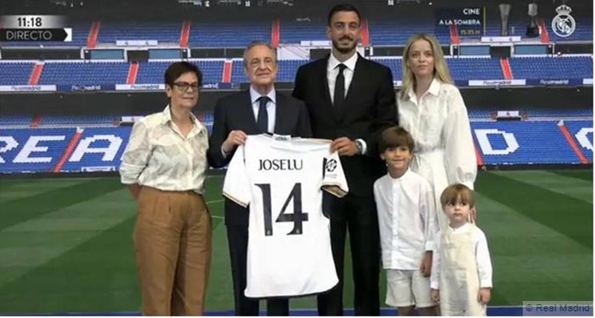 ¿Por qué eligió el dorsal “14” y no el “9”? La respuesta de Joselu en su llegada al Real Madrid y su mujer se partió en lágrimas