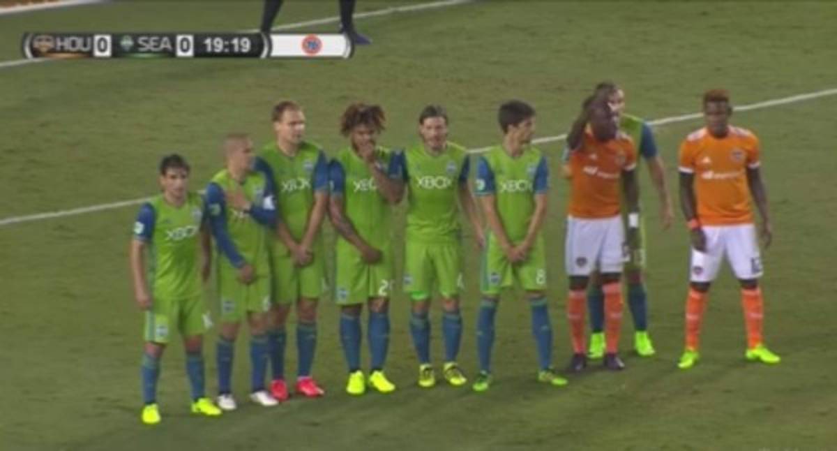 VIDEO: La picardía de Elis y Quioto en el gol de tiro libro del Houston Dynamo