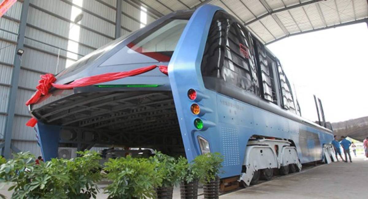 ¡Espectacular! Así es el autobús de tránsito eleveado que se inaugura en China