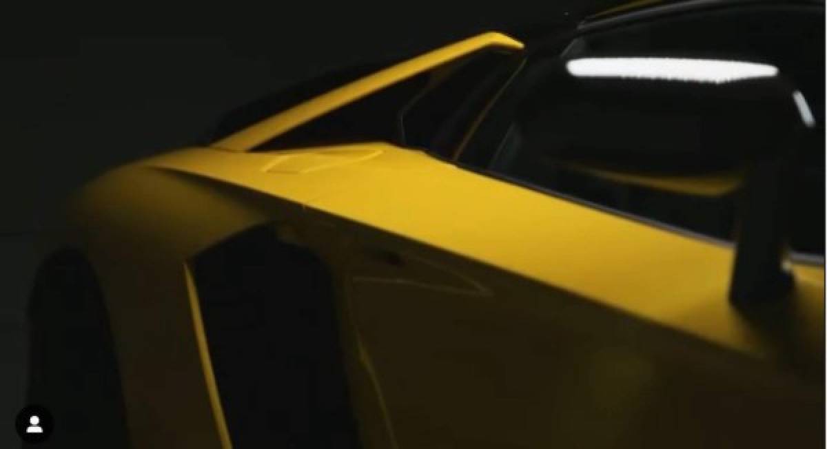 Dybala responde a Cristiano Ronaldo comprándose un espectacular Lamborghini Aventador