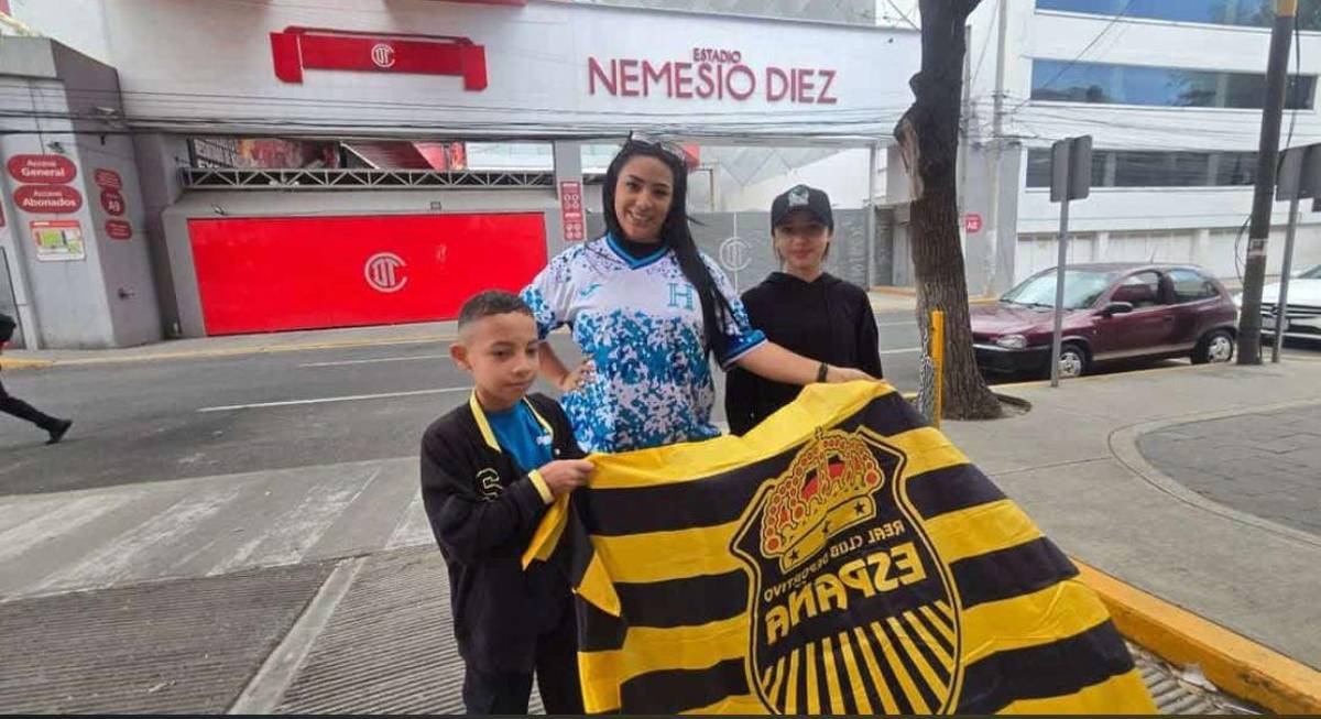 Belleza hondureña en Toluca y las banderas cinco estrellas inundan las calles en el México vs Honduras