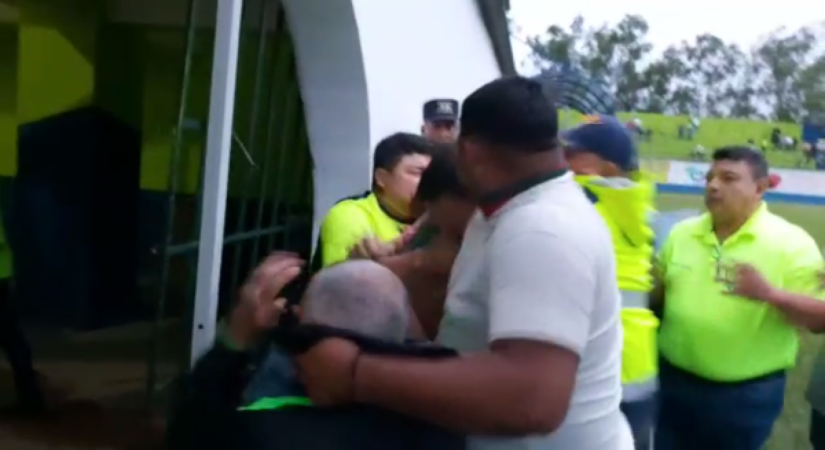 Hijo o del presidente de Potros agredió bruscamente al asistente del Marathón, Juan Pablo Rial.