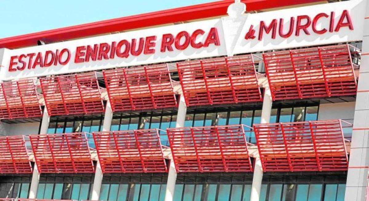 Así es el estadio del Real Murcia, recinto donde estará grabado el nombre del 'Macho' Figueroa