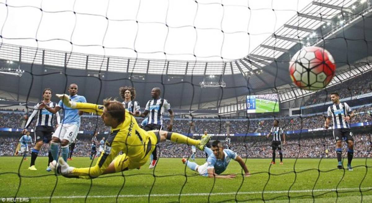 FOTOS: Así fueron los cinco goles del Kun Agüero ante el Newcastle