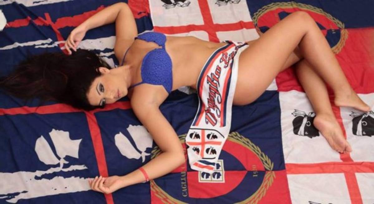 Galería: Modelo italiana promete desnudarse si el Cagliari de David Suazo asciende