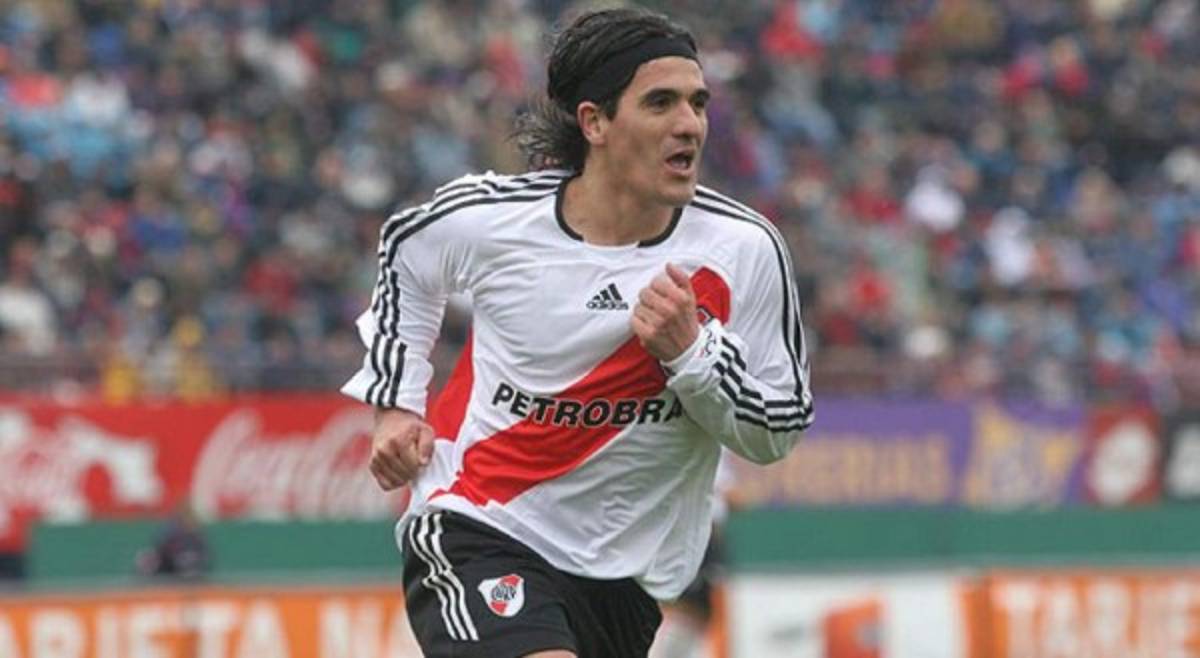 ¡Ideal! El 11 histórico de River Plate con un jugador activo, en China