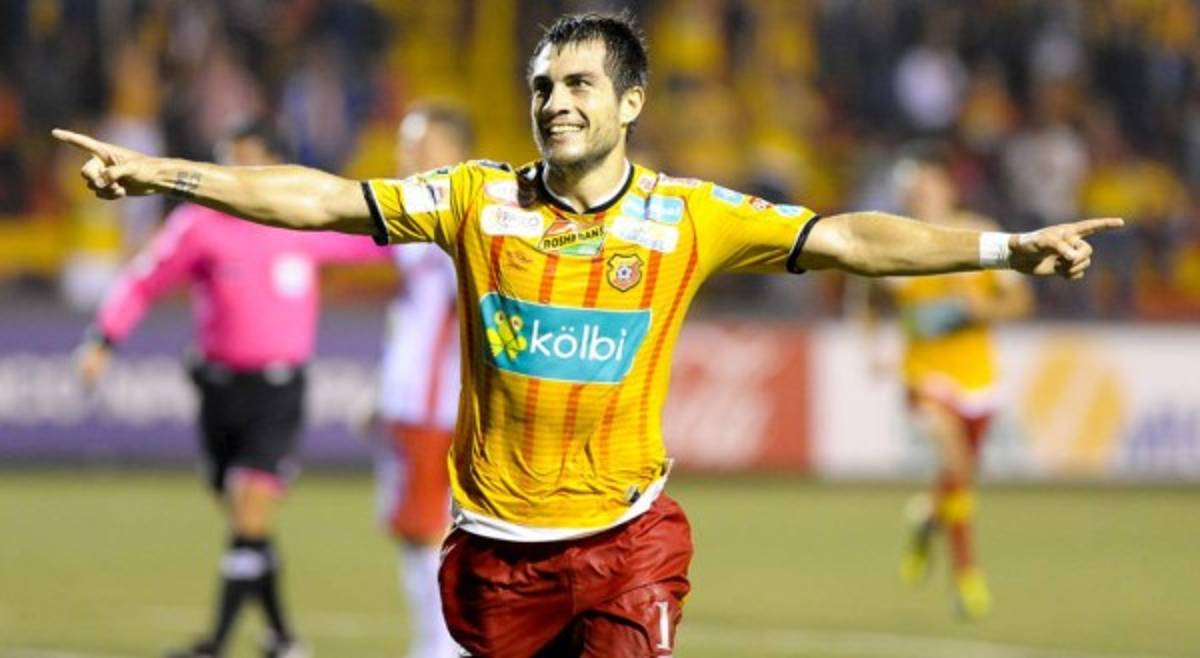 RUMORES Y FICHAJES: Un salvadoreño en el Dortmund; 'Fito' llegaría a Honduras y Lombardi es noticia