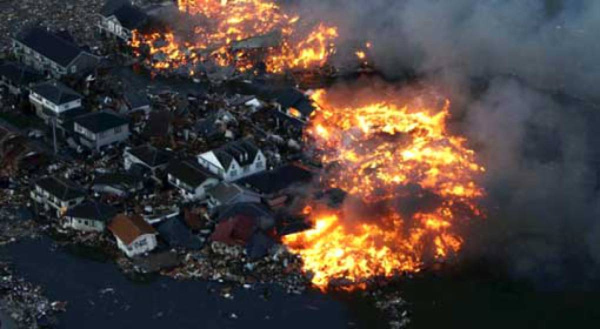 Terremoto y tsunami azotaron Japón