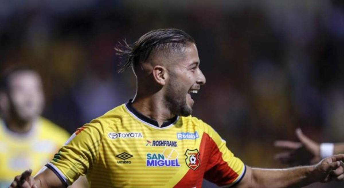 RUMORES/FICHAJES: Otro tico a España; hondureño a México y un triniteco llega a Costa Rica