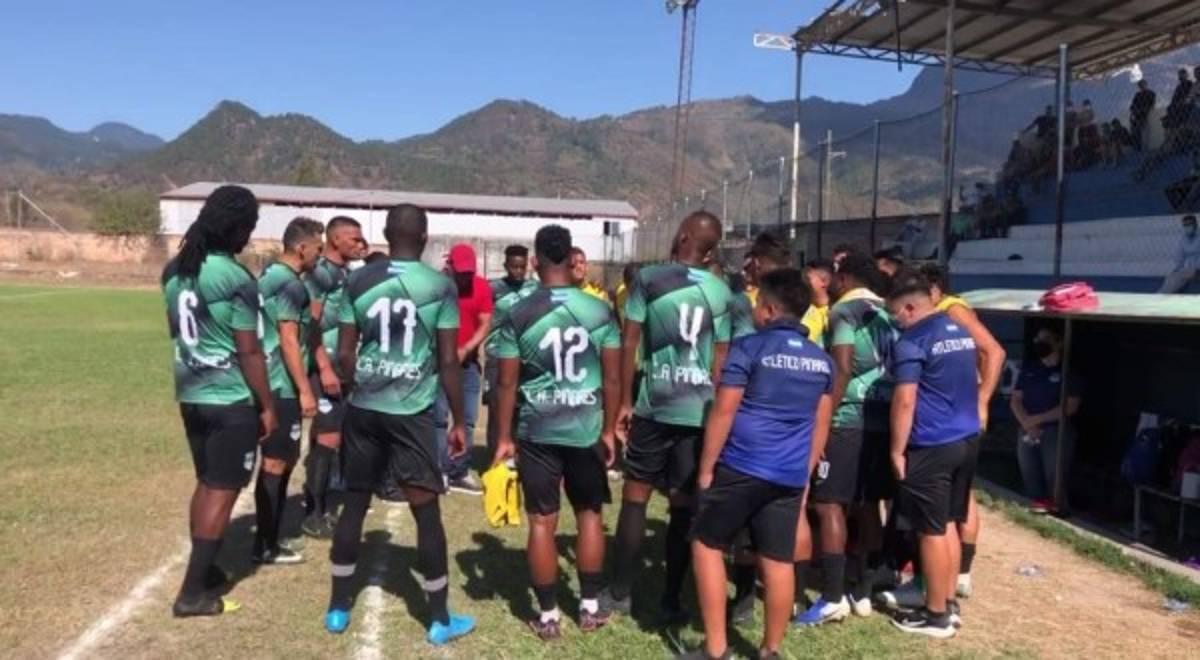 Una de estas canchas del Ascenso albergará juegos de Liga Nacional la próxima temporada