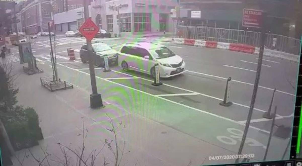 Destruye su Porsche Gemballa Mirage GT en New York; se fuga, pero la policía lo intercepta