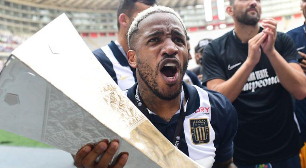 Dolorosas despedidas: los jugadores que dijeron adiós al fútbol en el 2022; Olimpia retiró a uno