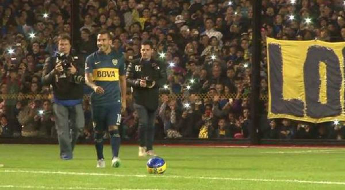 La 'Bombonera' explotó de alegría con Carlos Tévez