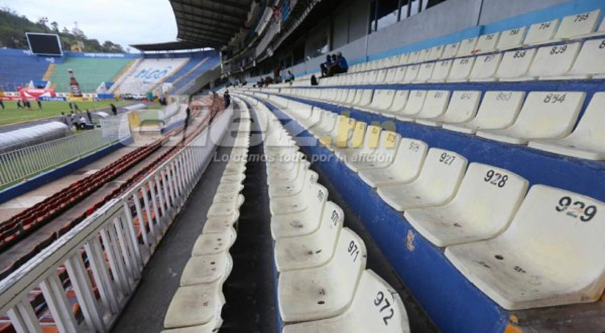 NO VISTE EN TV: El aficionado de lujo en el Nacional y Donis Escober estalló en ira