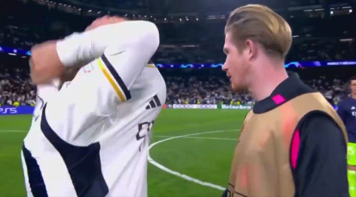 Real Madrid - City: Guardiola explota en el Bernabéu, el extraño gesto de Ancelotti y el cruce de Vinicius con rival