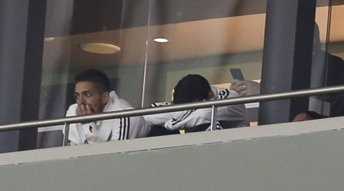 ¿Lágrimas? La tristeza de Messi en las gradas tras la goleada de España sobre Argentina