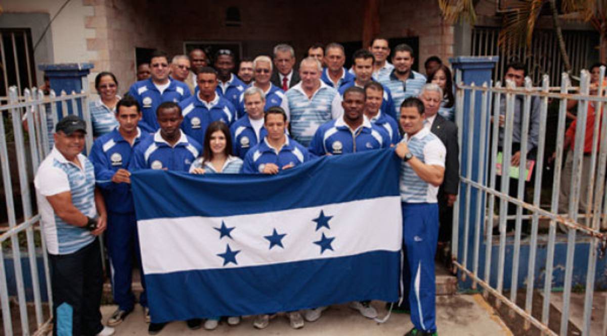 Juramentan delegación hondureña que viaja a Panamericanos