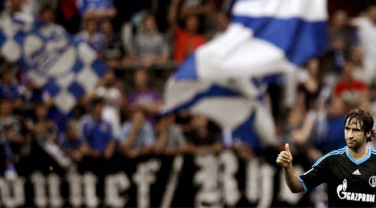 Raúl le regala primer título al Schalke
