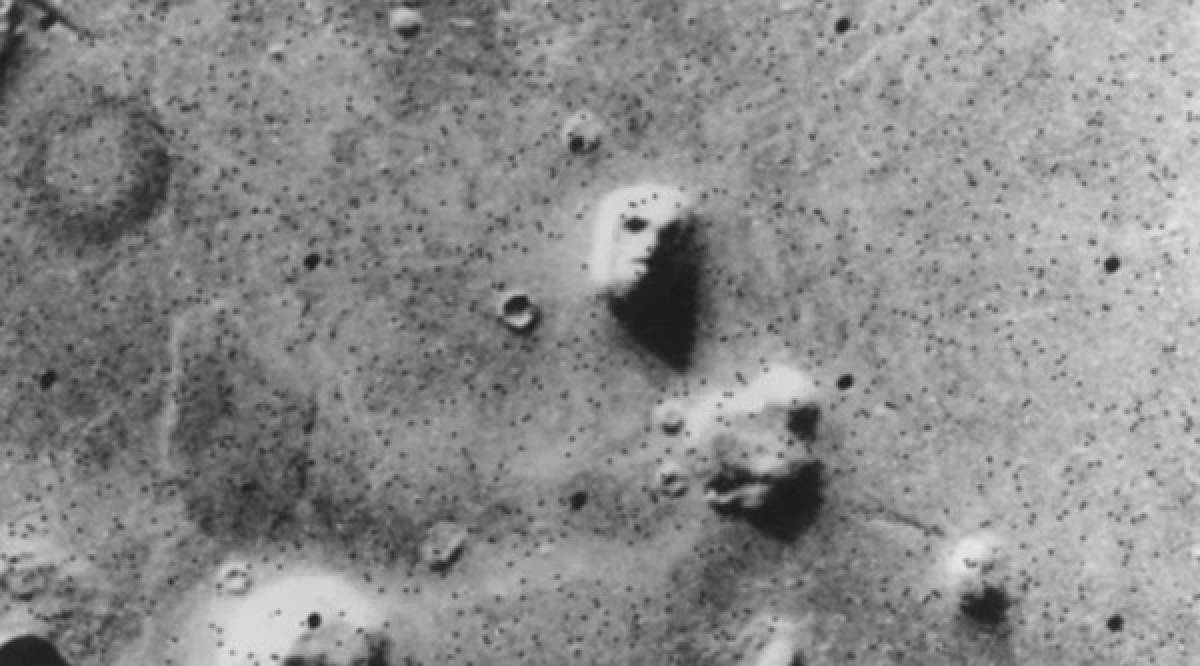 Seres extraños, 'huesos humanos' y animales: la NASA toma perturbadoras imágenes en Marte