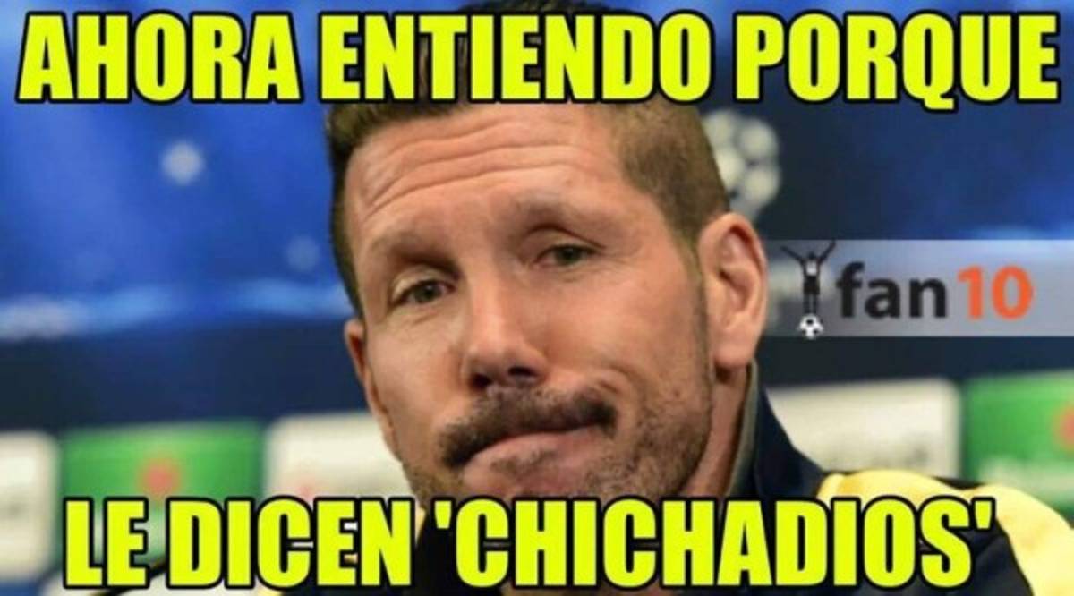 Los memes que dejaron las fallas del Chicharito ante el Barcelona