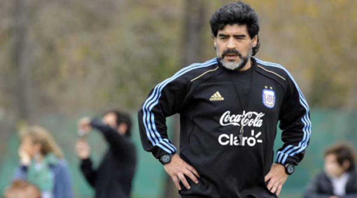 Oficial: Maradona no sigue con Argentina