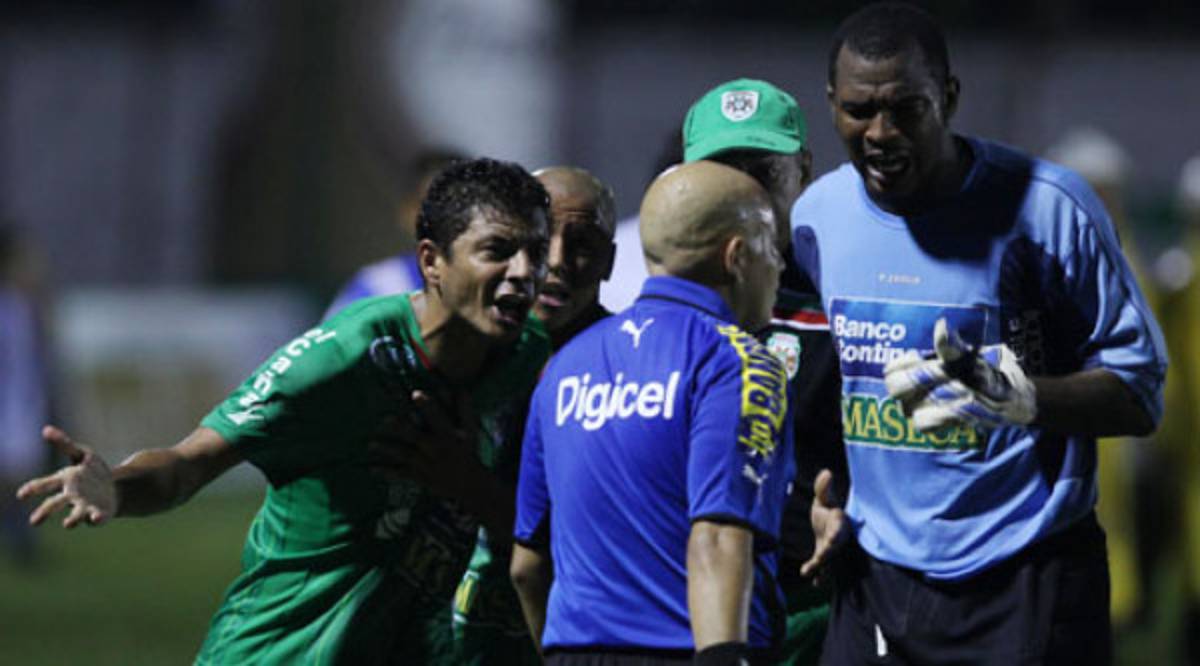 Mauricio Sabillón, castigado con tres partidos