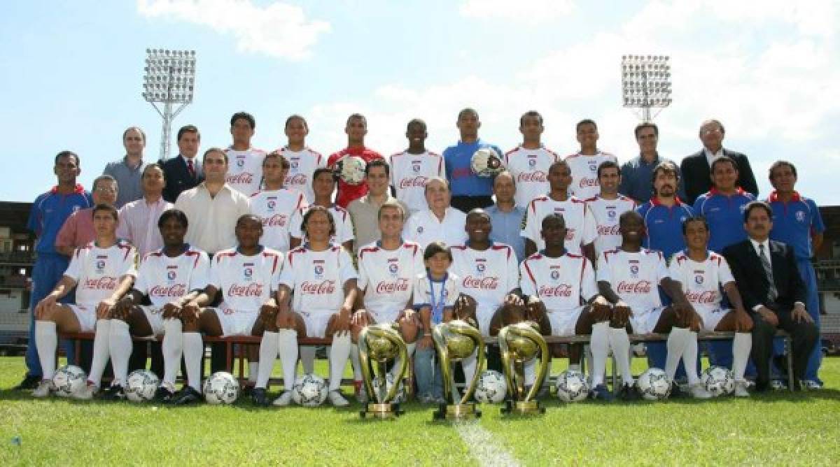 Club Deportivo Olimpia TriCampeon.