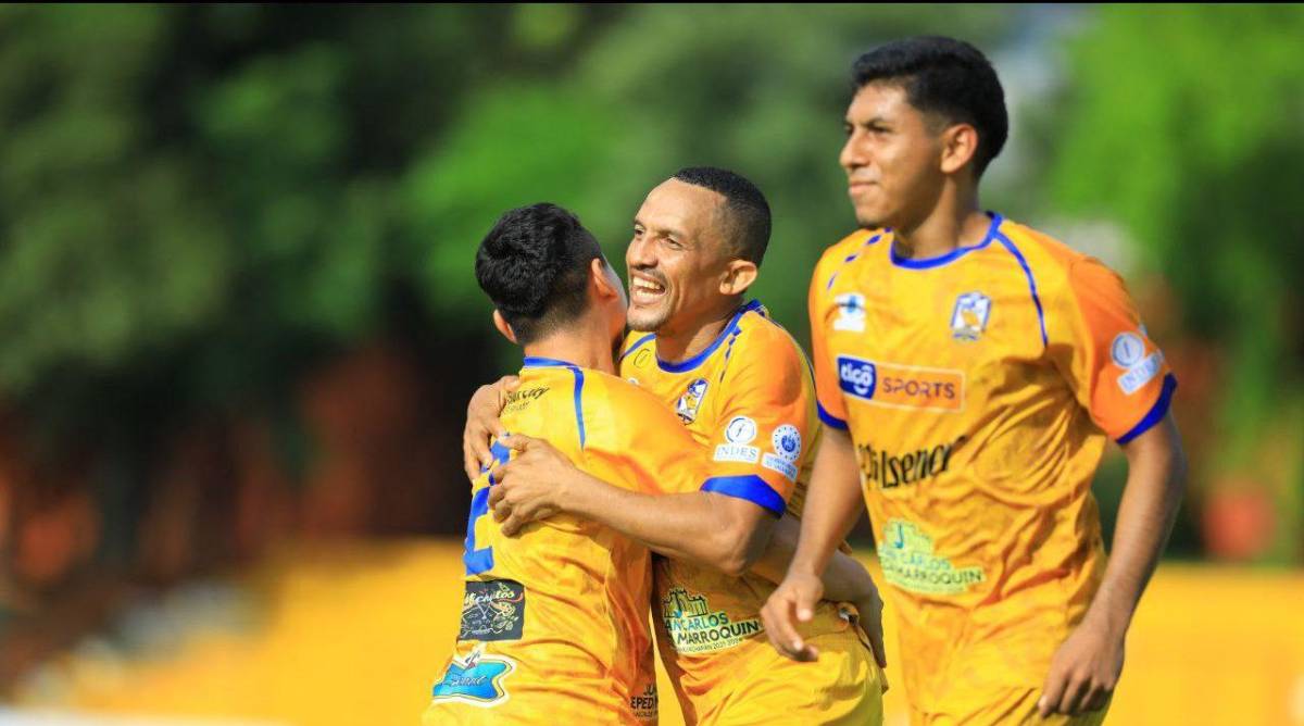 Con 45 años y en el extranjero: 15 futbolistas hondureños que pensaste se habían retirado pero siguen activos