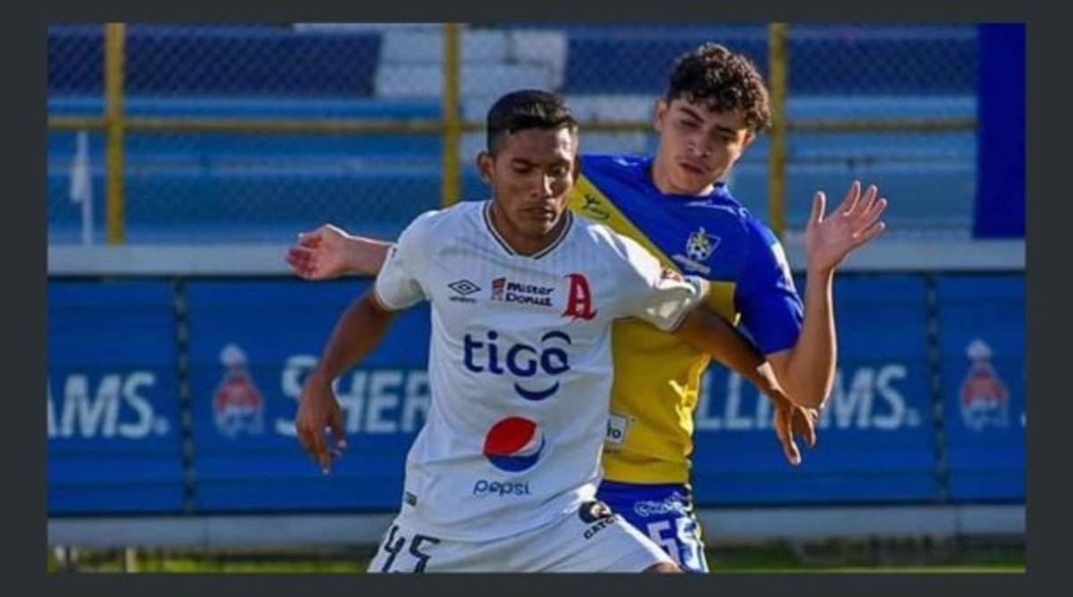 Centroamérica: Defensa deja Alajuelense y ficha por Marathón; tico y panameño a Europa