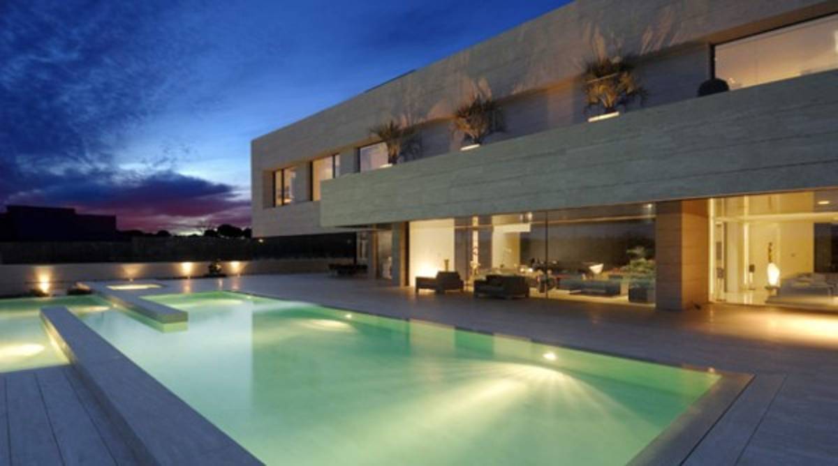 Así son las impresionantes mansiones de Messi y Cristiano Ronaldo  