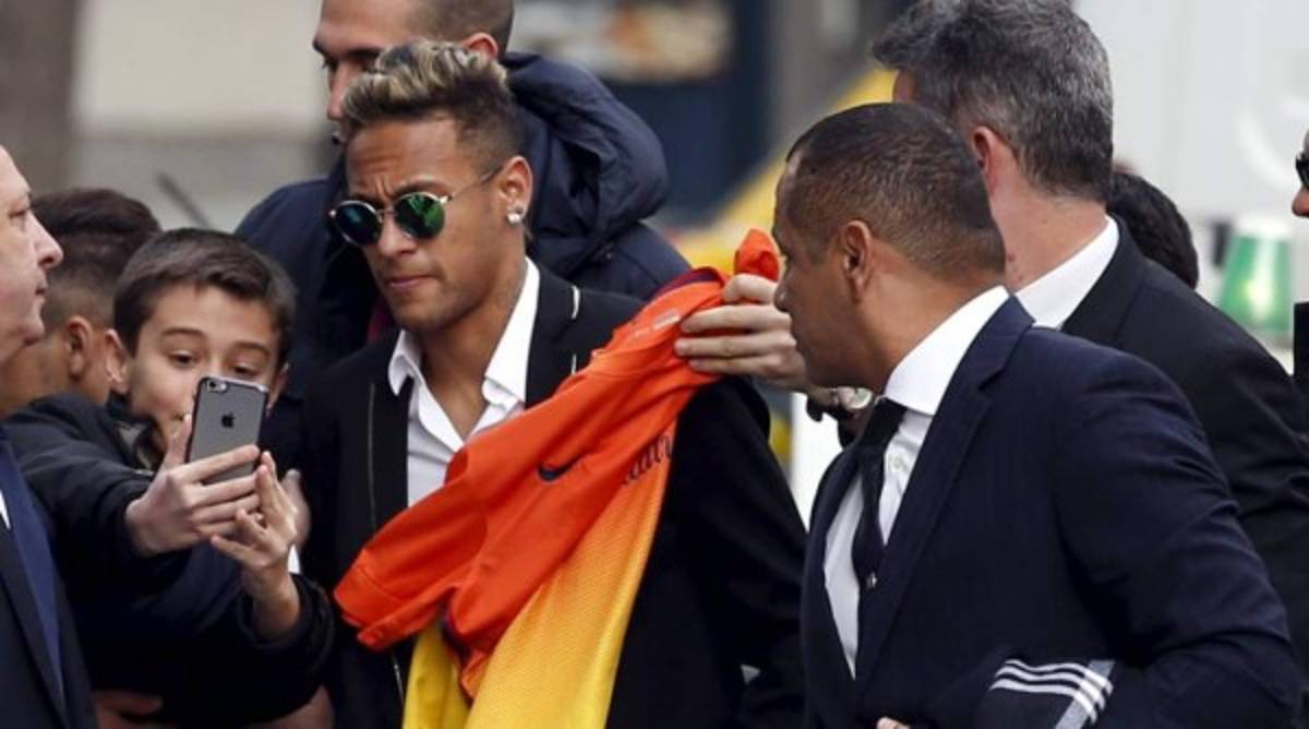 Playa, tractor y mayordomos: Las peticiones más surrealistas de las estrellas del fútbol