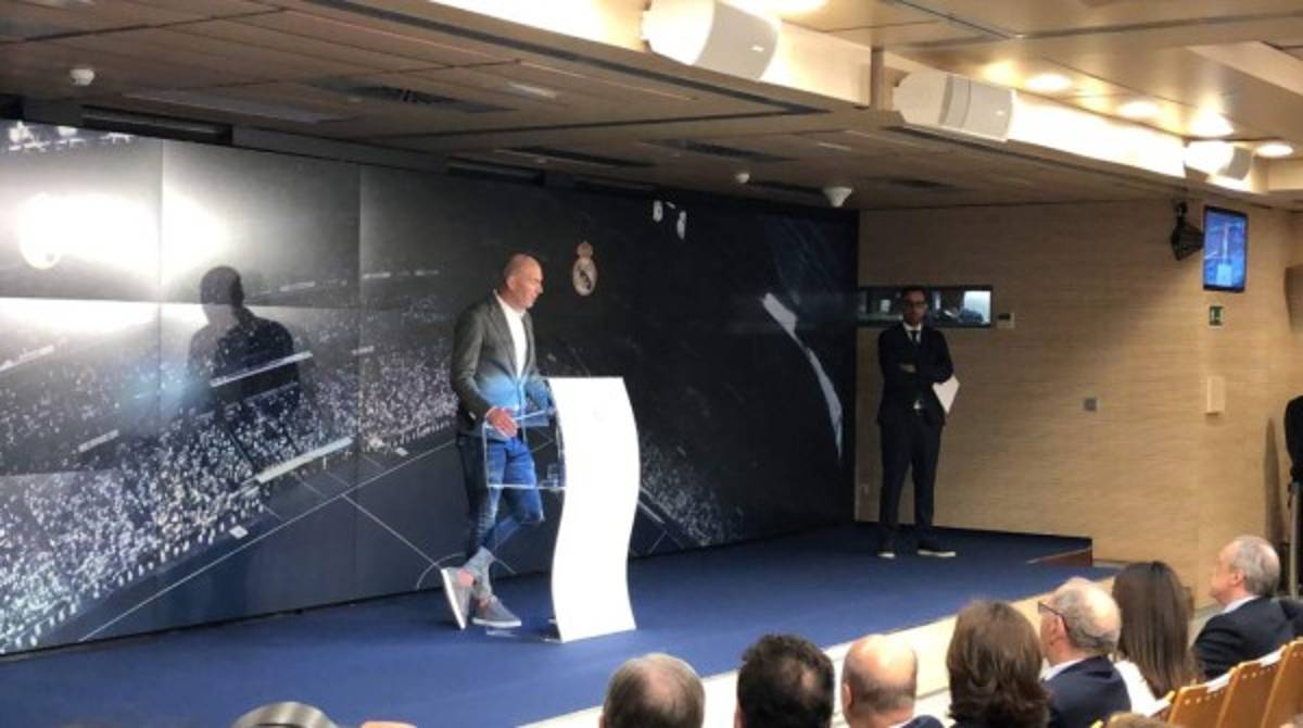 No viste en TV: Sorpresivo detalle de Zidane en su presentación con el Real Madrid