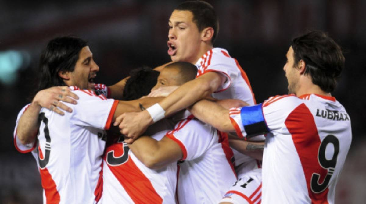 River Plate alcanza la cima de la segunda división