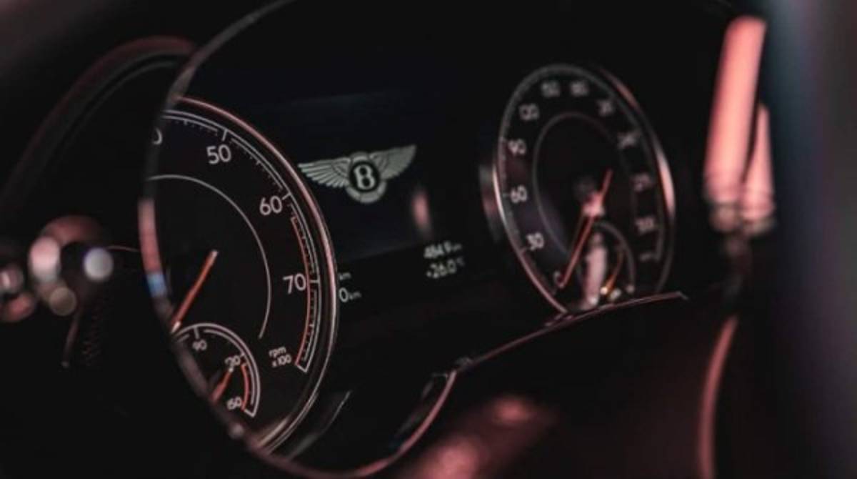 Gignac pone a la venta su Bentley: cuánto está pidiendo por la lujosa máquina y tiene su firma en el tablero