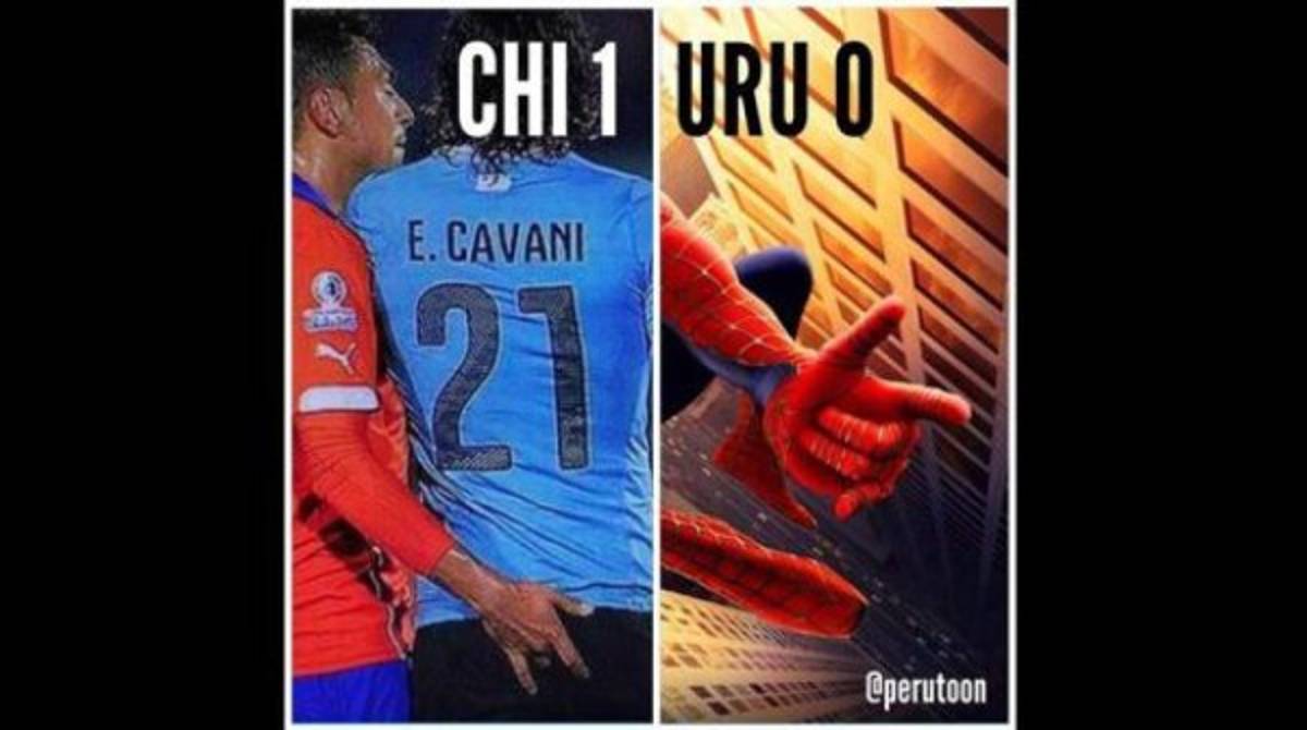 Los memes que dejó el dedazo de Jara a Cavani en el Chile-Uruguay