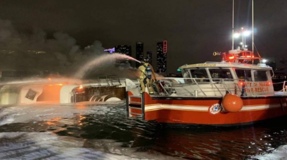 Así quedó el lujoso yate de Marc Anthony valorado en 7 millones de dólares que fue destrozado por un voraz incendio