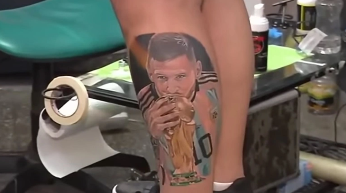 Tremenda locura: los increíbles tatuajes sobre Messi luego de ganar con Argentina el Mundial de Qatar y el ‘‘qué mirás, bobo’’