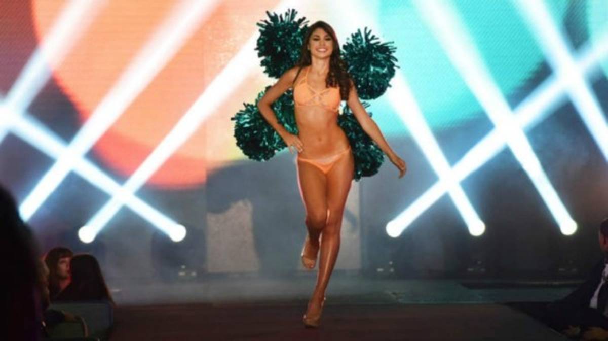 Cheerleaders de los Miami Dolphins presentan su calendario