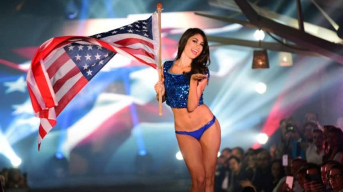 Cheerleaders de los Miami Dolphins presentan su calendario