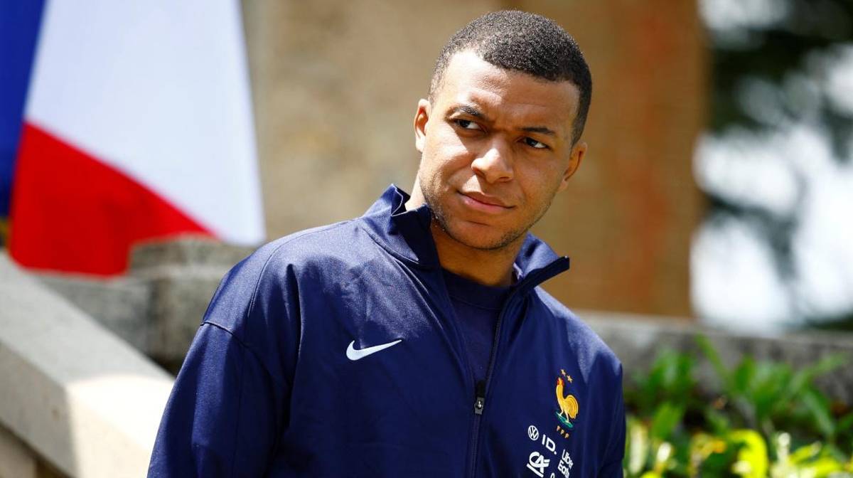 Barcelona pierde a uno de sus líderes y el relevo de Mbappé en PSG; Cristiano lo “llamó” para fichar por Al Nassr
