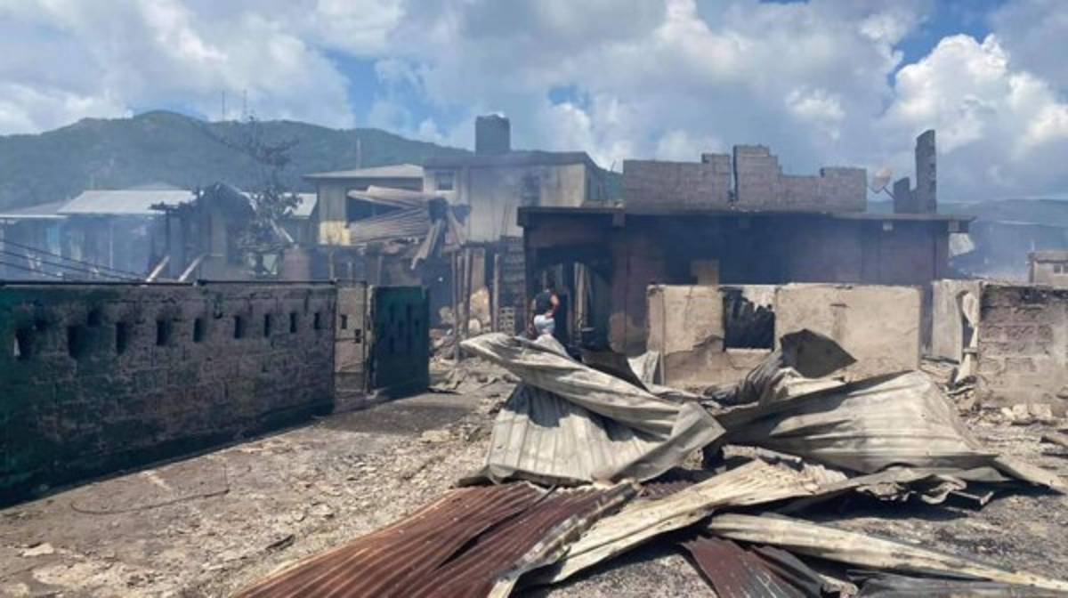 ¡Apocalíptico! Imágenes dolorosas de la devastación que dejó el incendio que arrasó la isla de Guanaja