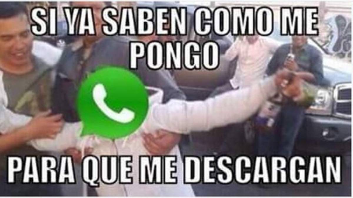 Se cae whatsapp y lo acribillan con duros memes