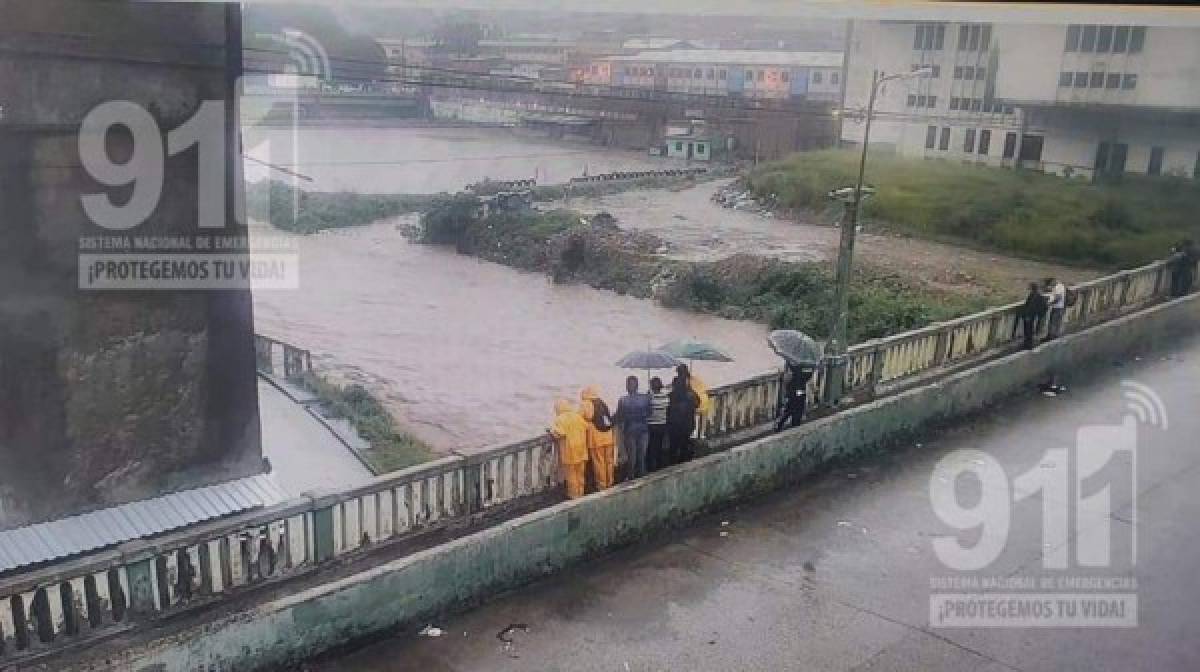 Impactantes fotos: El río Choluteca se desbordó en la primera avenida del centro de Tegucigalpa