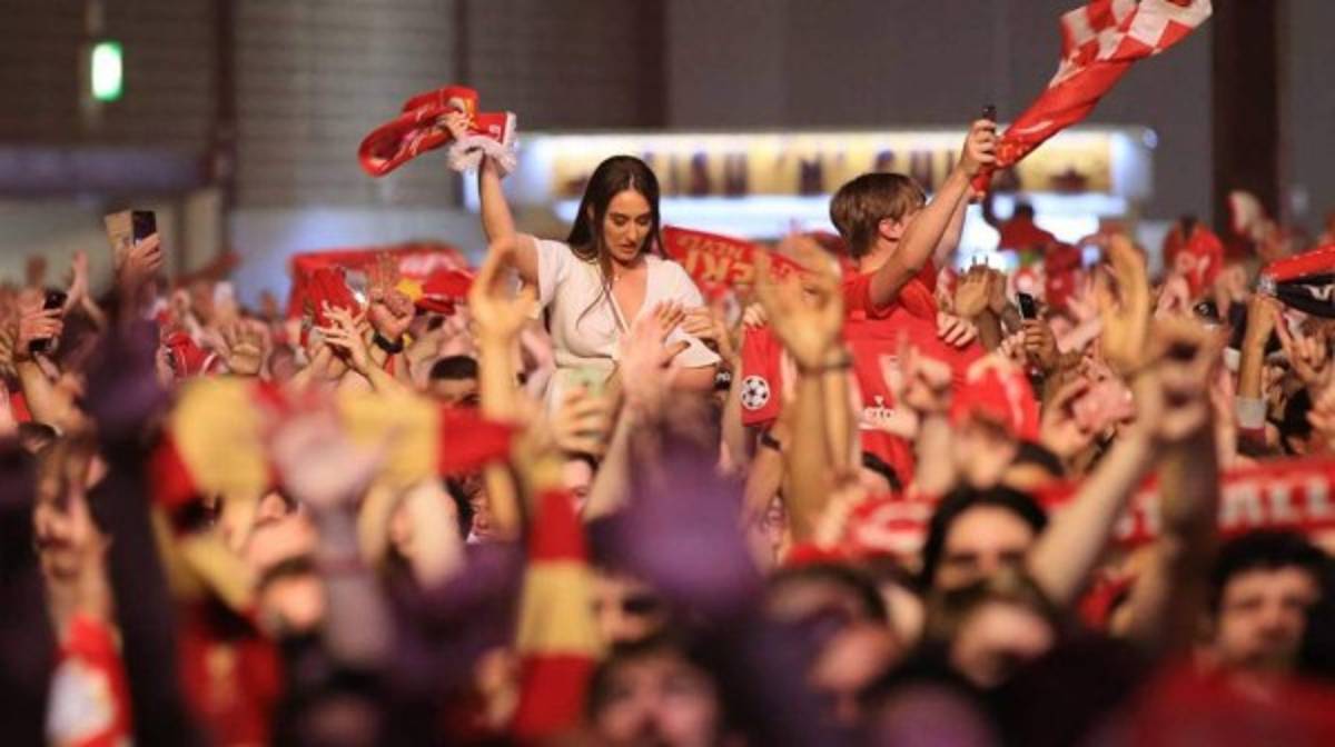 Madrid completamente roja: Así celebraron los hinchas del Liverpool la sexta Champions