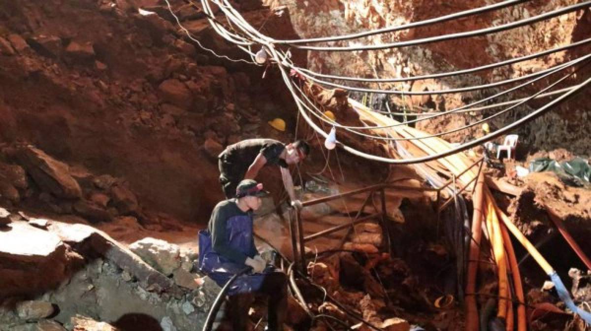 Impactantes imágenes: Así es la cueva en Tailandia donde 12 niños futbolistas siguen atrapados